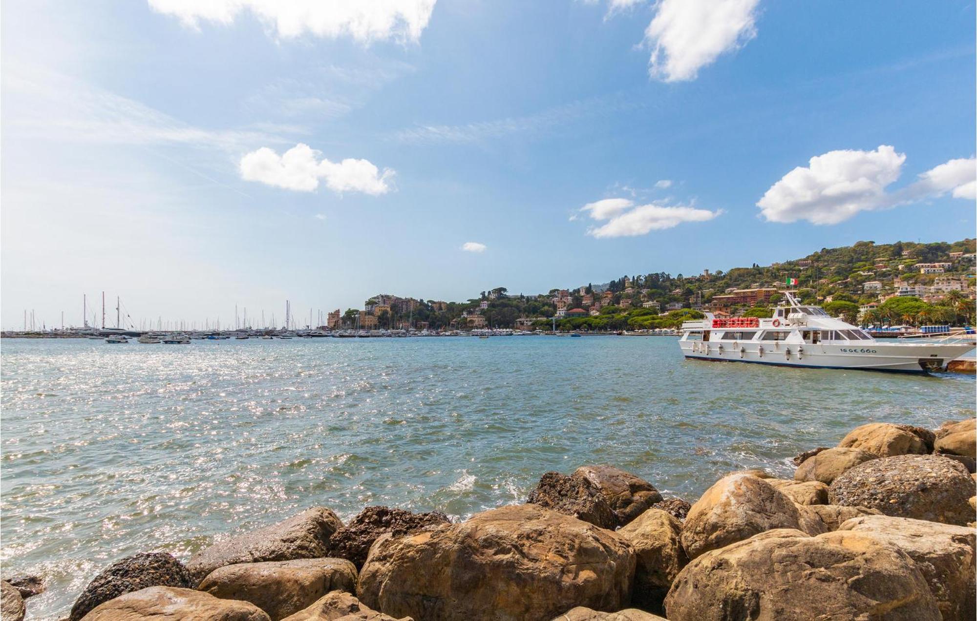 1 Bedroom Lovely Apartment In Rapallo Exterior foto